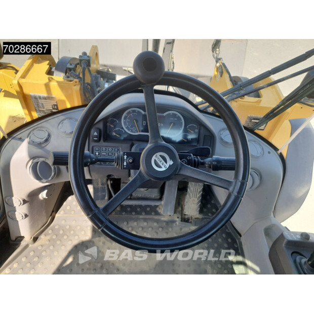 2015 فولفو L120H-41858267