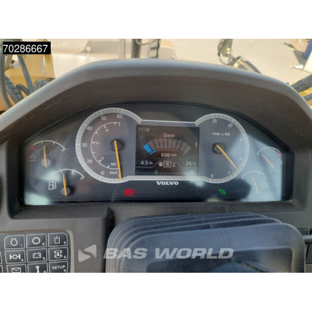 2015 فولفو L120H-41858268