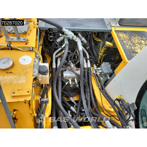 2017 Liebherr R922-41859582