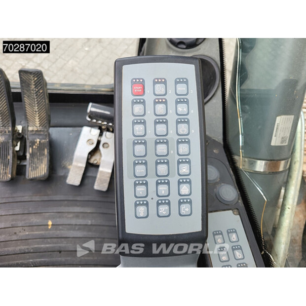 2017 Liebherr R922-41859592