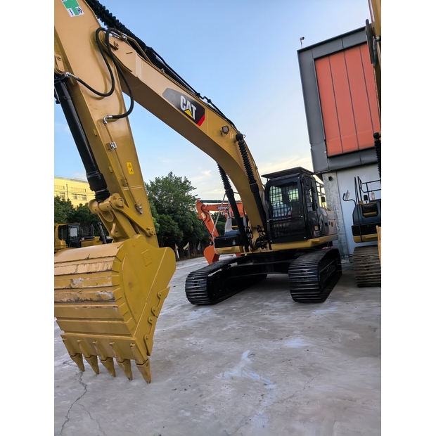 2021 كاتربيلر 320B-41860233