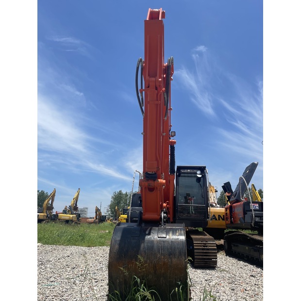 2023 Hitachi ZX200-41885452