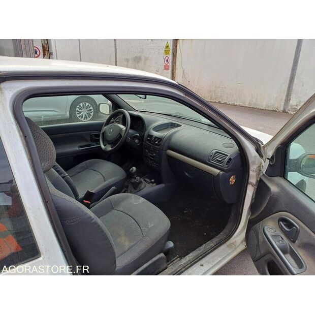 2004 Renault Clio-41901316