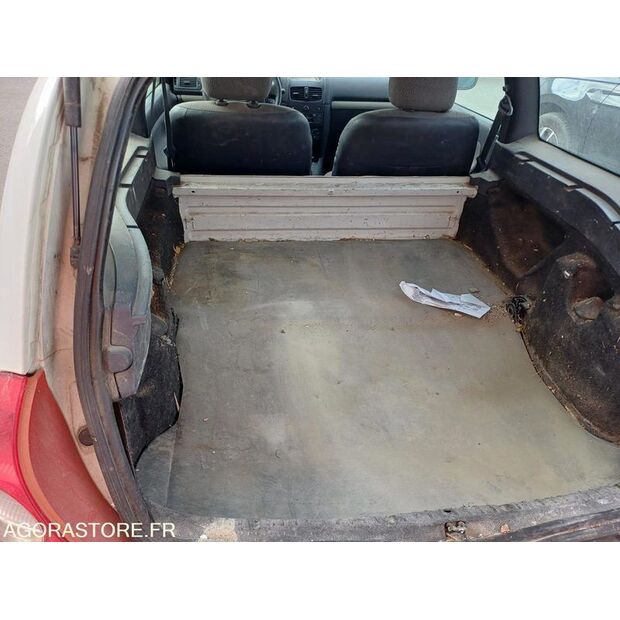 2004 Renault Clio-41901320