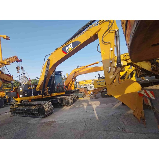 2021 Caterpillar 320D-41904373
