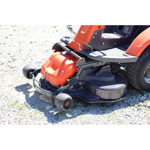 2020 Husqvarna R214TC-41905108