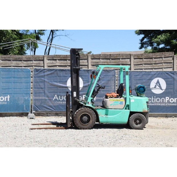 1999 MITSUBISHI FG30T-41908375