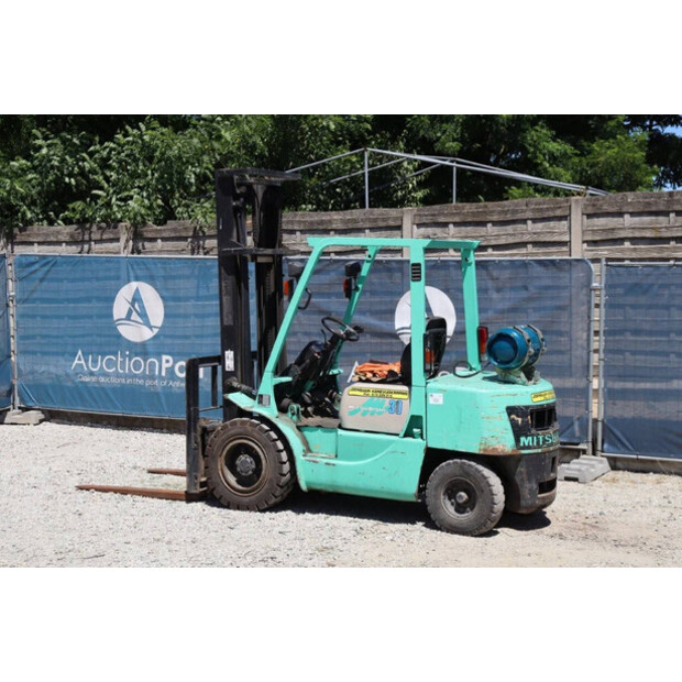 1999 MITSUBISHI FG30T-41908377
