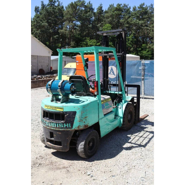 1999 MITSUBISHI FG30T-41908381