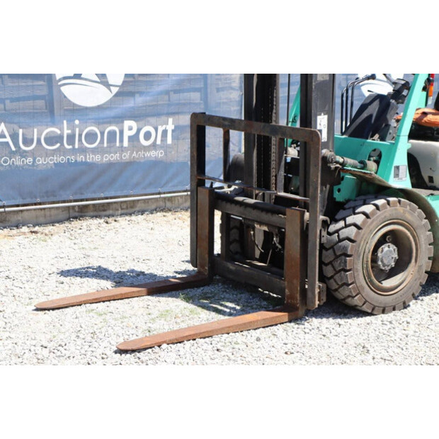 1999 MITSUBISHI FG30T-41908385
