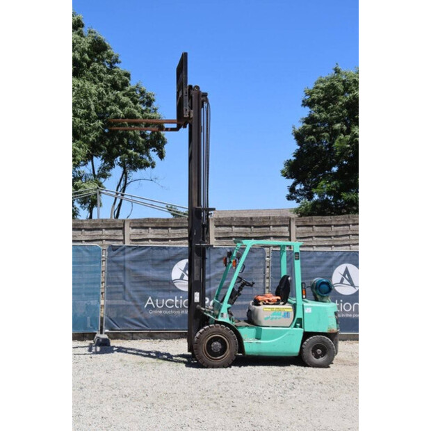 1999 MITSUBISHI FG30T-41908406