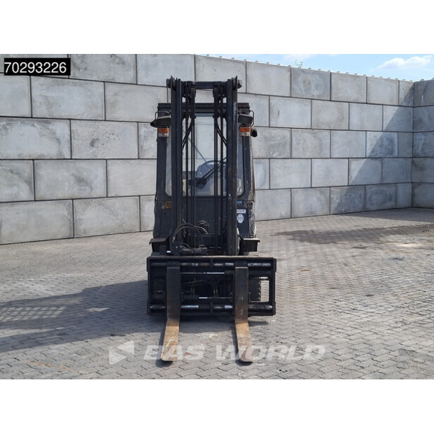 2001 Yale GDP25-41910204