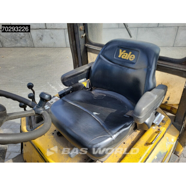 2001 Yale GDP25-41910214