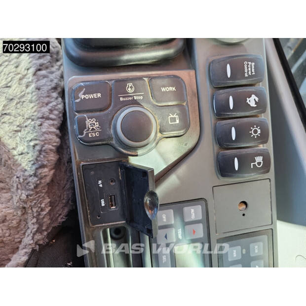 2017 دووسان DX300LC-5-41910259