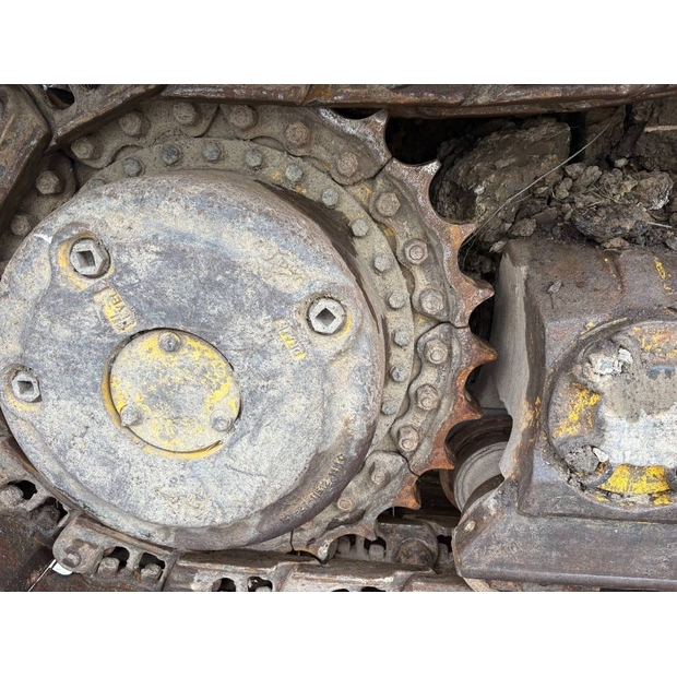 2018 Komatsu D65PX-18-41915531