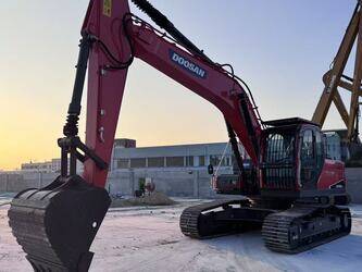 صورة ل حفارات مجنزرة 2024 دووسان DX225 LC