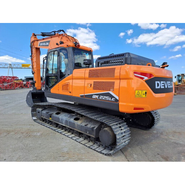 2025 ديفيلون DX225LC-7M-41925668