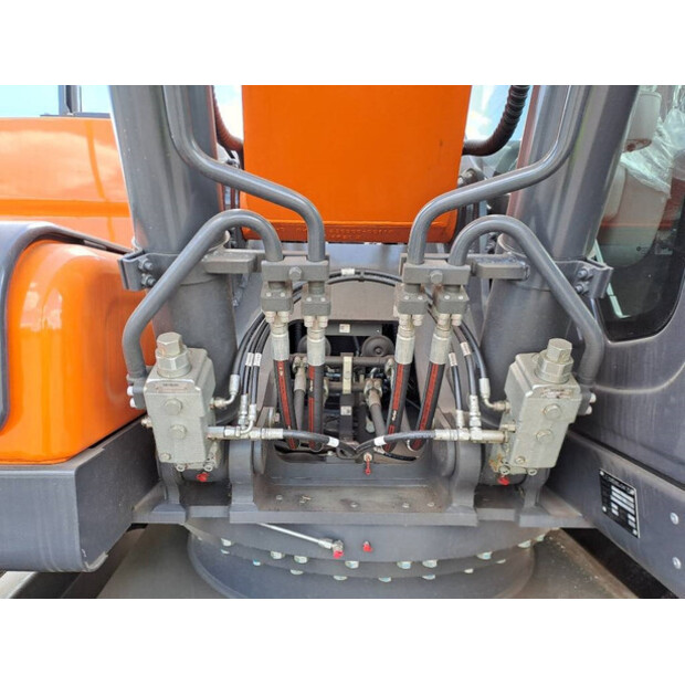 2025 ديفيلون DX225LC-7M-41925690