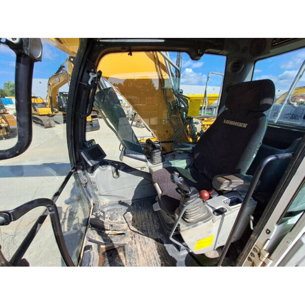 2016 Liebherr R922LC-41925922