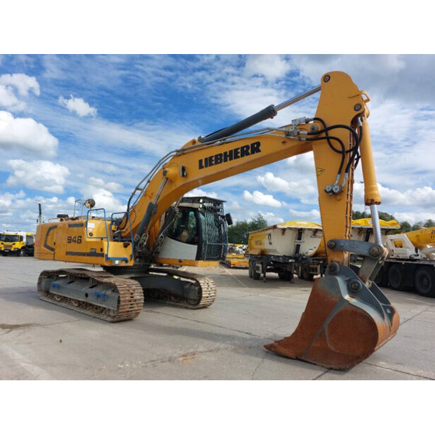 2018 ليبهير R946LC-41925930