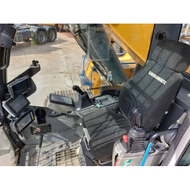 2018 ليبهير R946LC-41925935