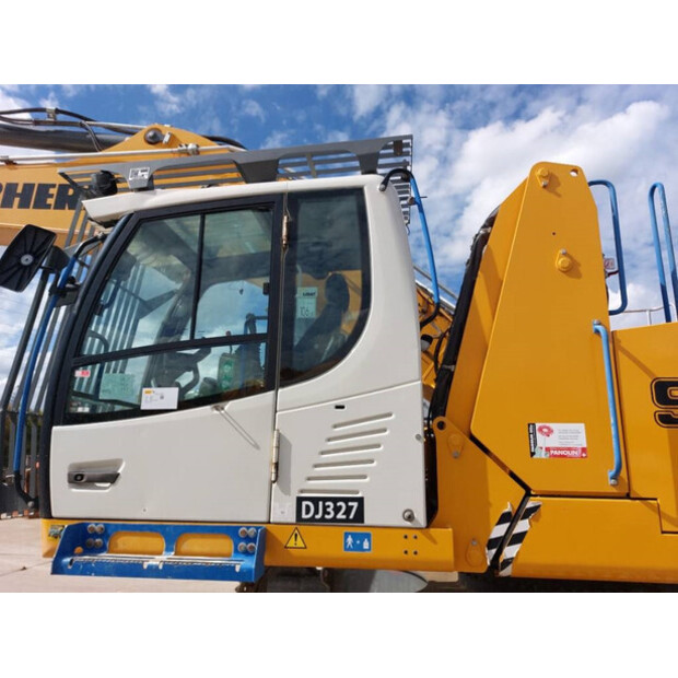 2018 ليبهير R946LC-41925950