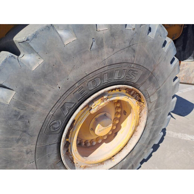 2011 فولفو L180G-41926550
