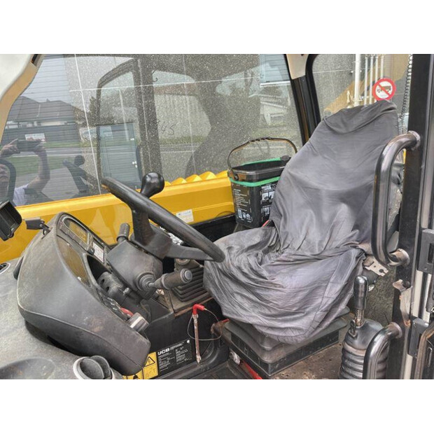 2018 جيه سي بي 531-70-41942290