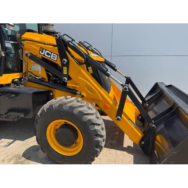 2024 JCB 3DX-41942425