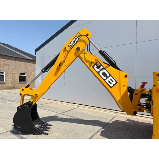 2024 JCB 3DX-41942427