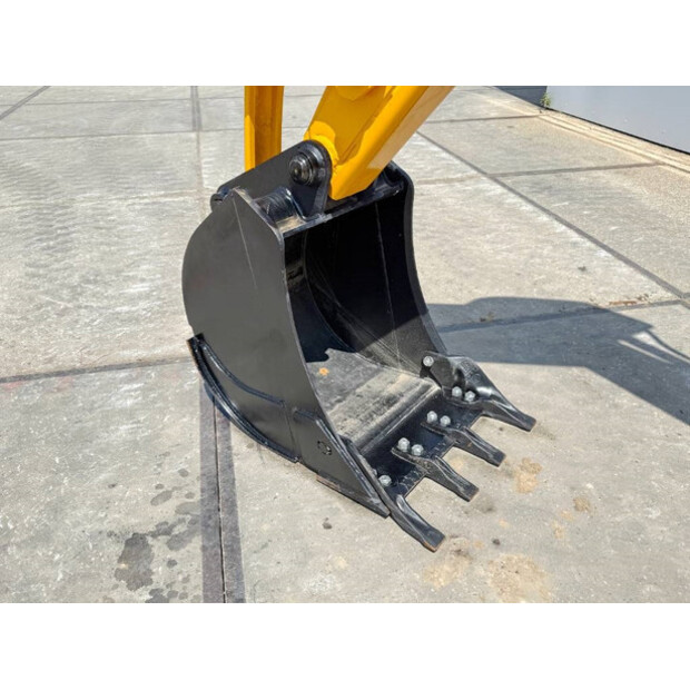 2024 JCB 3DX-41942431
