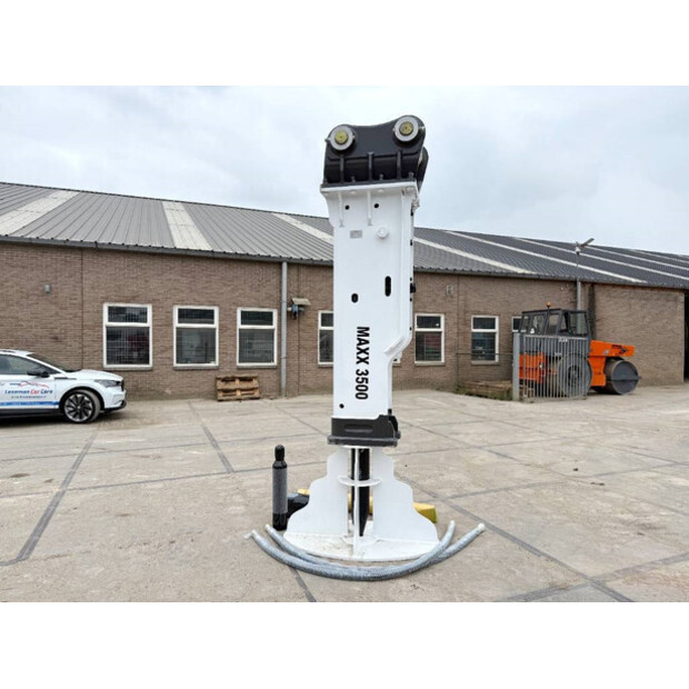 2025 Maxx 3500-41942594