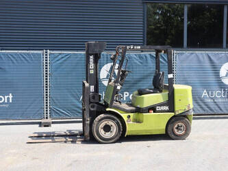 Image de ENGINS DE LEVAGE Clark CGP25H