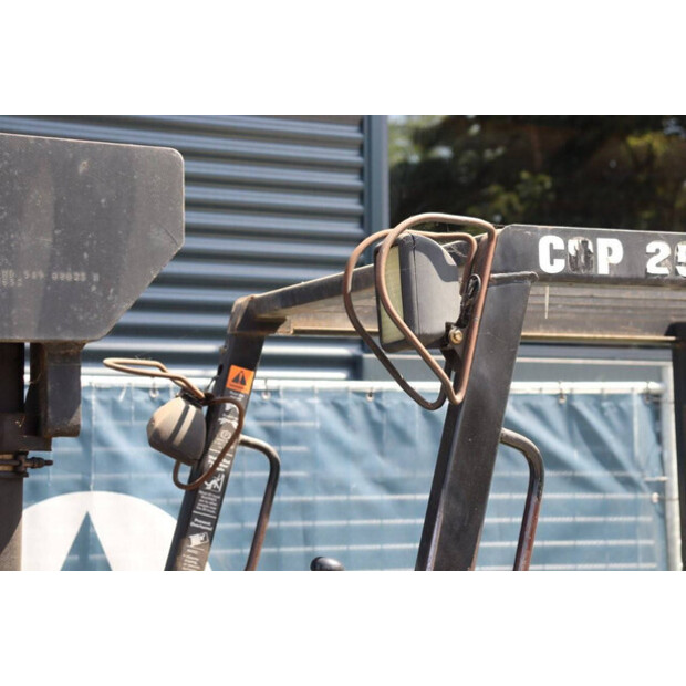Clark CGP25H-41944319
