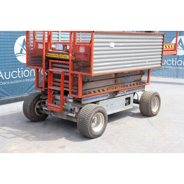1998 SkyJack SJIII-6832-41944600