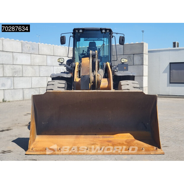 2017 CASE 821G-41944675