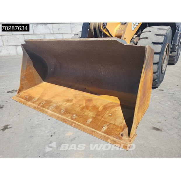 2017 CASE 821G-41944678