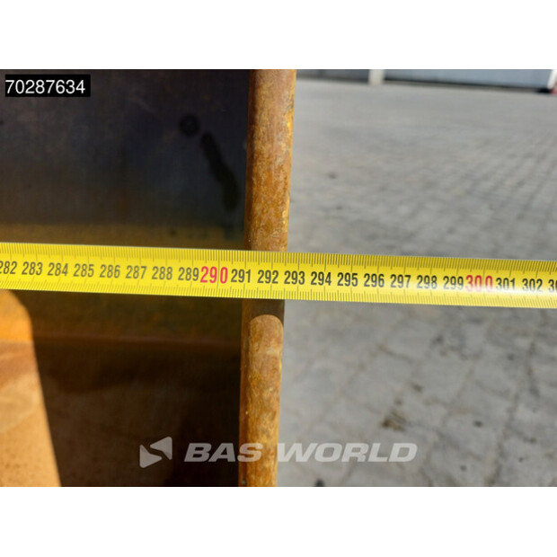2017 CASE 821G-41944680