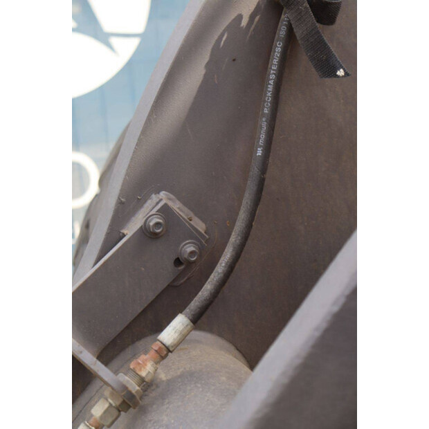 2019 فولفو L60H-41944826