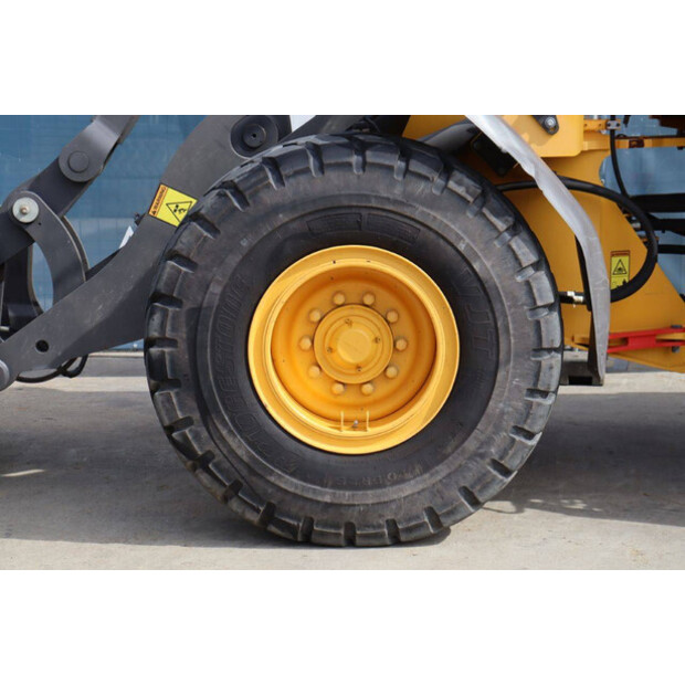 2019 فولفو L60H-41944829