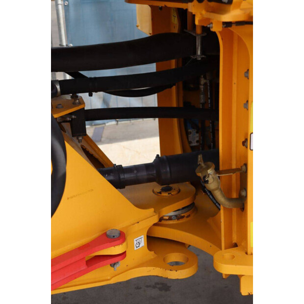 2019 فولفو L60H-41944831