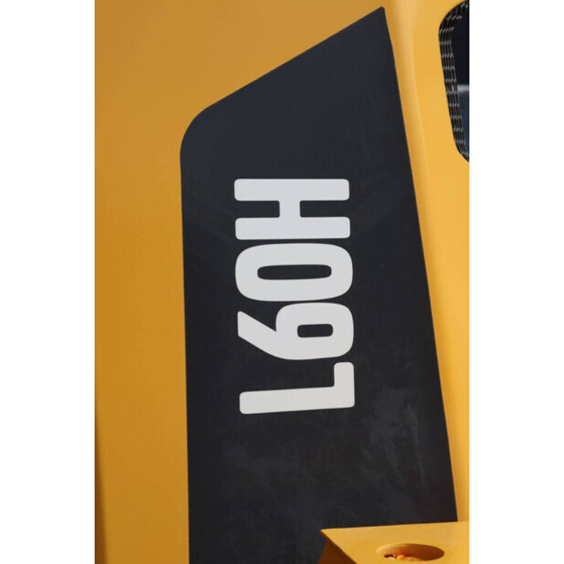 2019 فولفو L60H-41944838