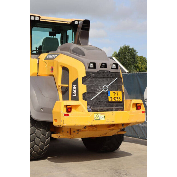 2019 فولفو L60H-41944839
