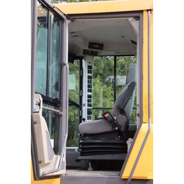 2019 فولفو L60H-41944848