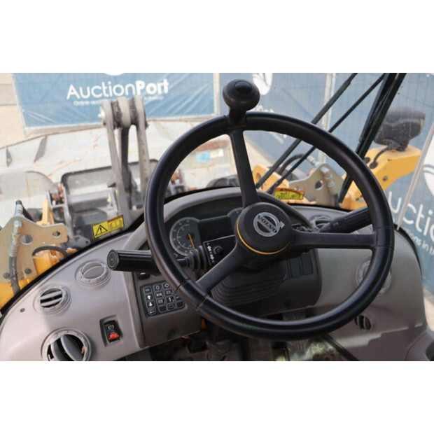 2019 فولفو L60H-41944852