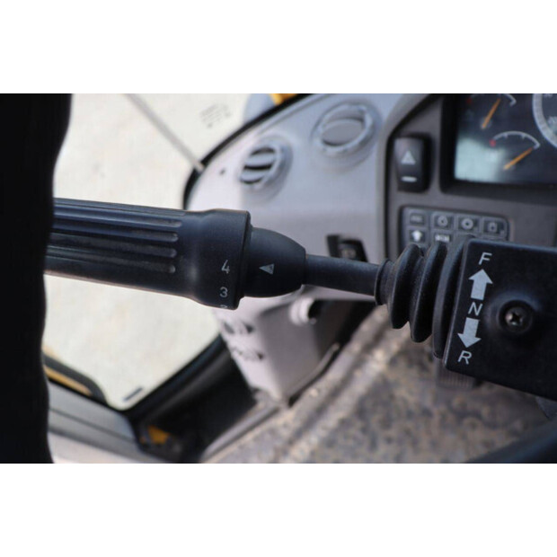 2019 فولفو L60H-41944853