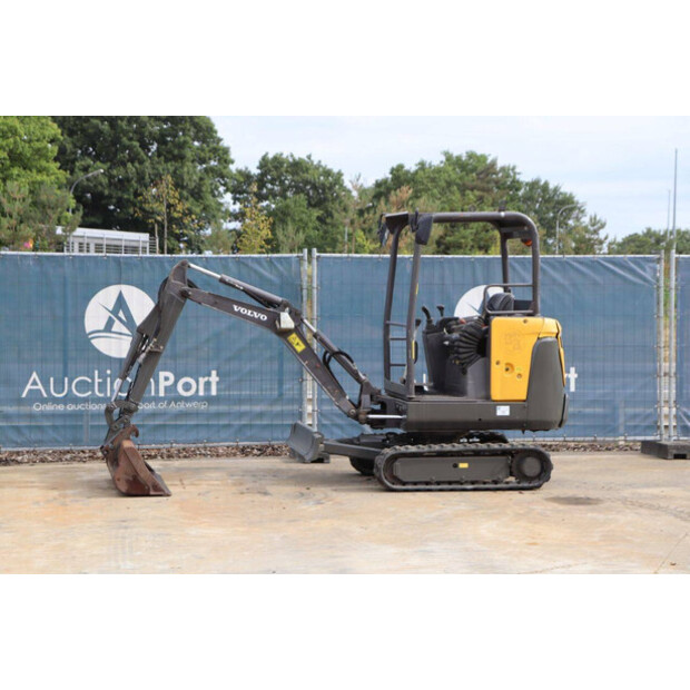 2017 Volvo EC18D-41945309