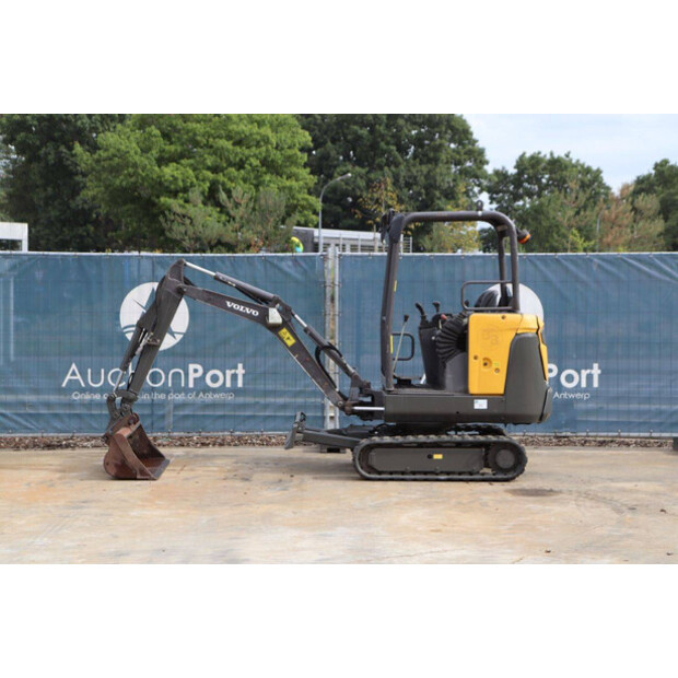 2017 Volvo EC18D-41945310