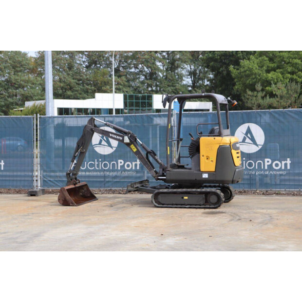 2017 Volvo EC18D-41945311