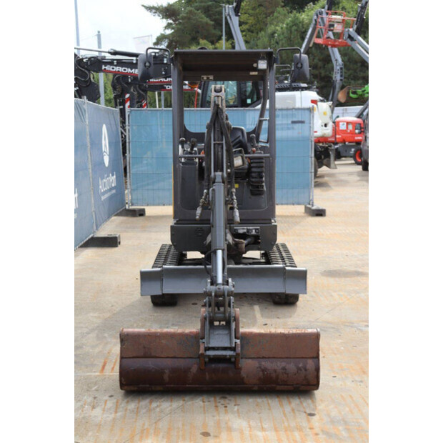 2017 Volvo EC18D-41945316